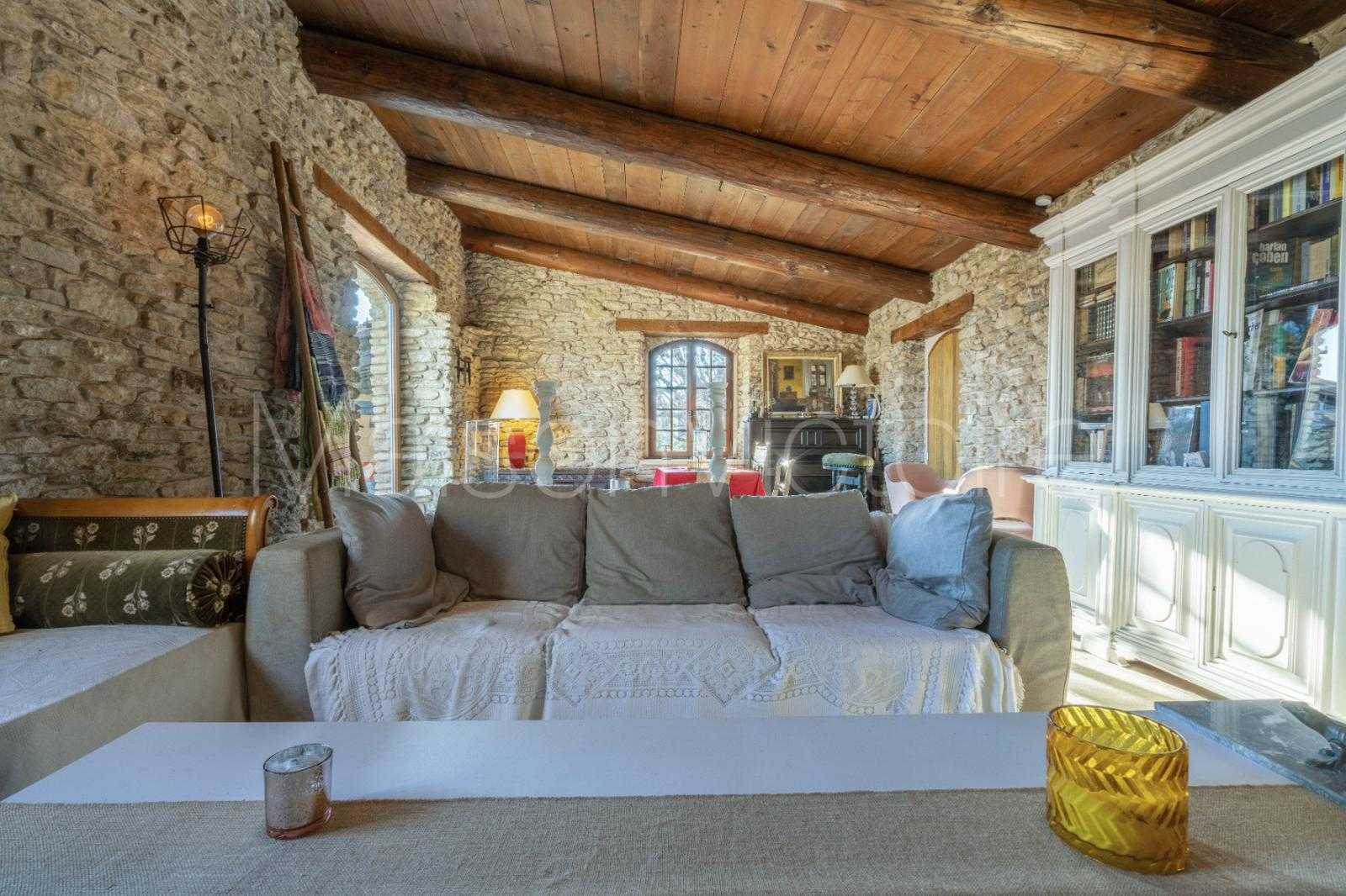Dom w Cabrières-d'Avignon, Provence-Alpes-Côte d'Azur 10151667