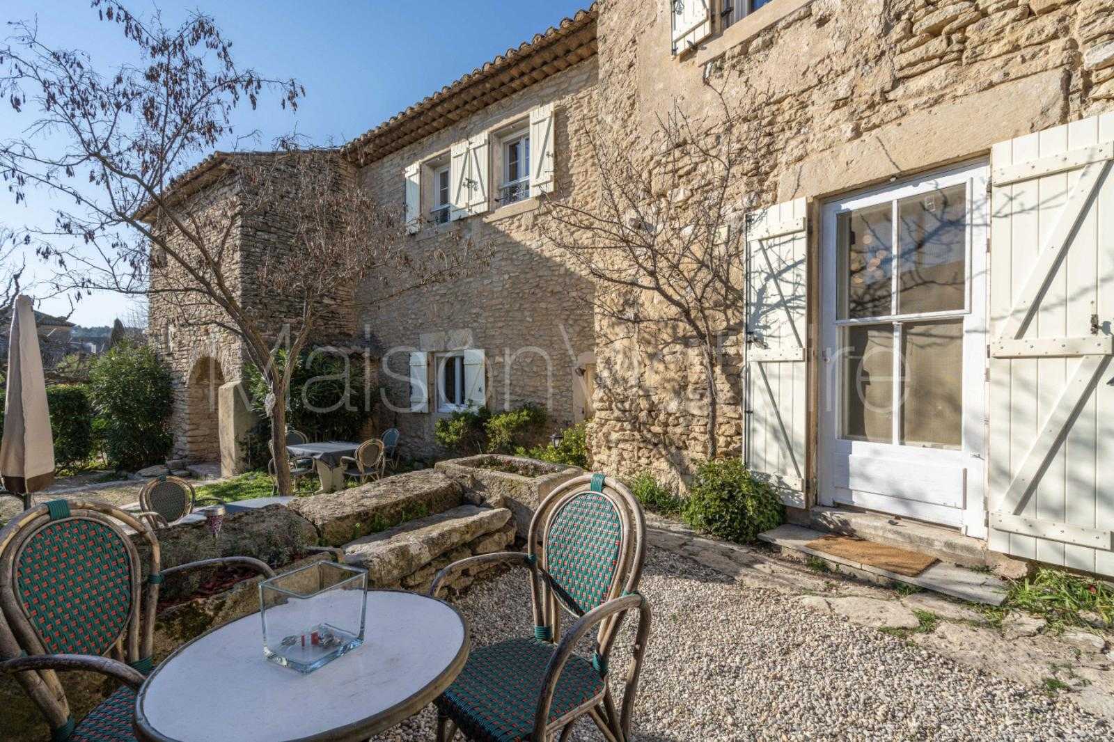 House in Cabrieres-d'Avignon, Provence-Alpes-Cote d'Azur 10151667