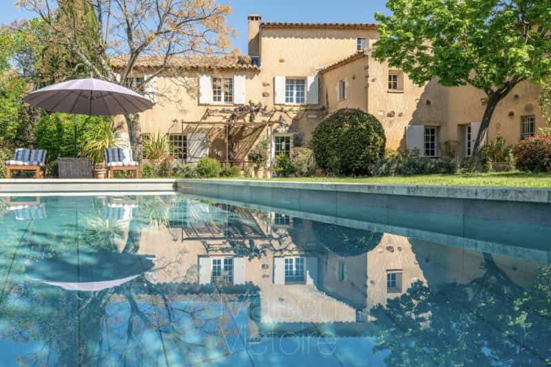 Rumah di Roussillon, Provence-Alpes-Cote d'Azur 10151670