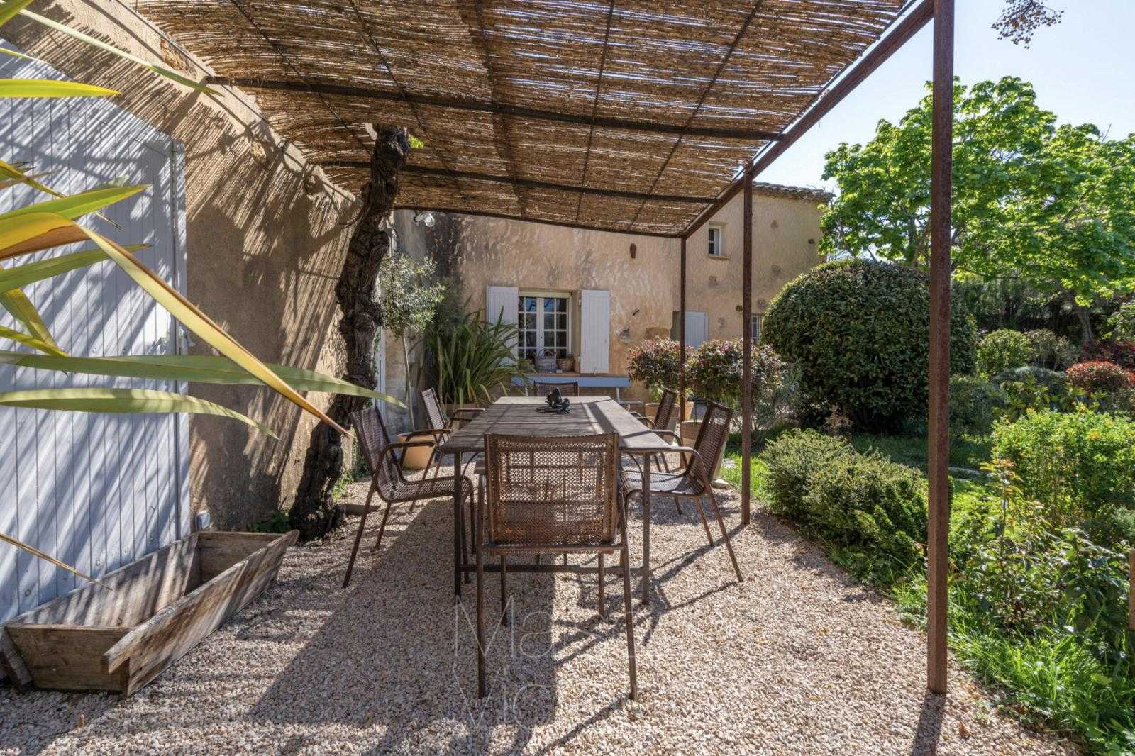 Rumah di Roussillon, Provence-Alpes-Cote d'Azur 10151670