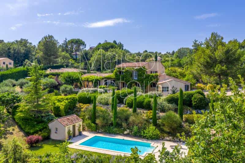 Rumah di Saint-Saturnin-les-Apt, Provence-Alpes-Cote d'Azur 10151673