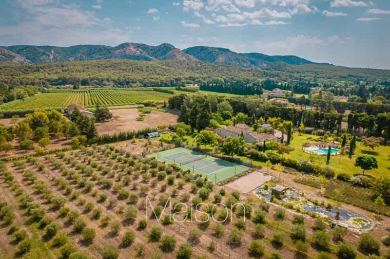 loger dans Cheval Blanc, Provence-Alpes-Côte d'Azur 10151675