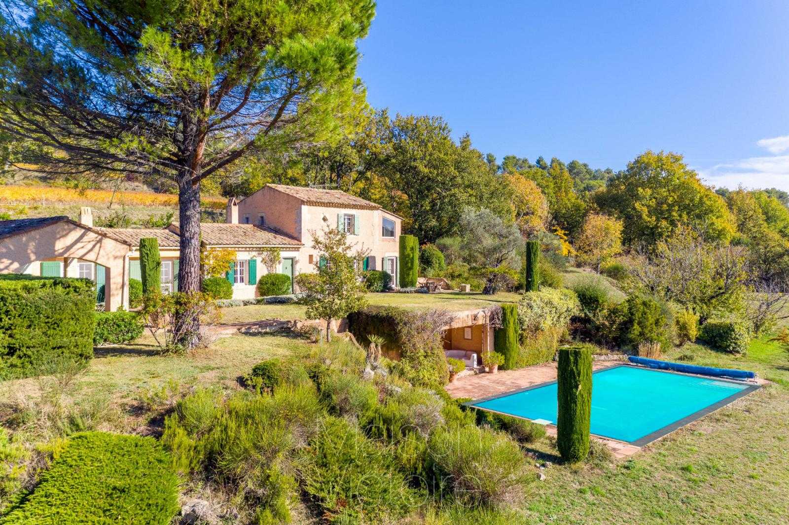 Talo sisään Goult, Provence-Alpes-Cote d'Azur 10151676