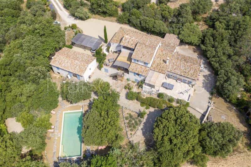 casa no Saint-Saturnin-lès-Apt, Provença-Alpes-Costa Azul 10151685