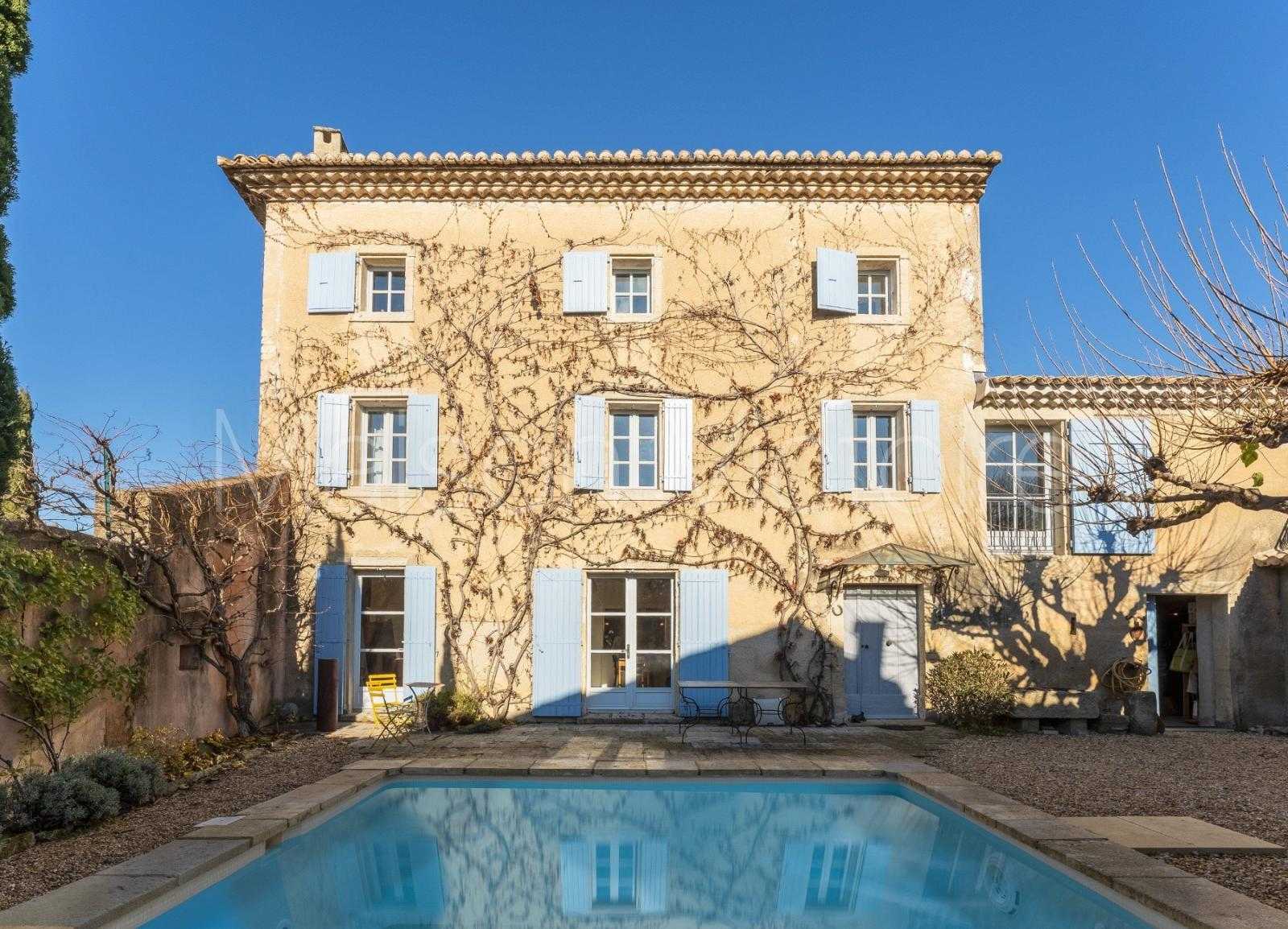 Huis in Cabrières-d'Avignon, Provence-Alpes-Côte d'Azur 10151713
