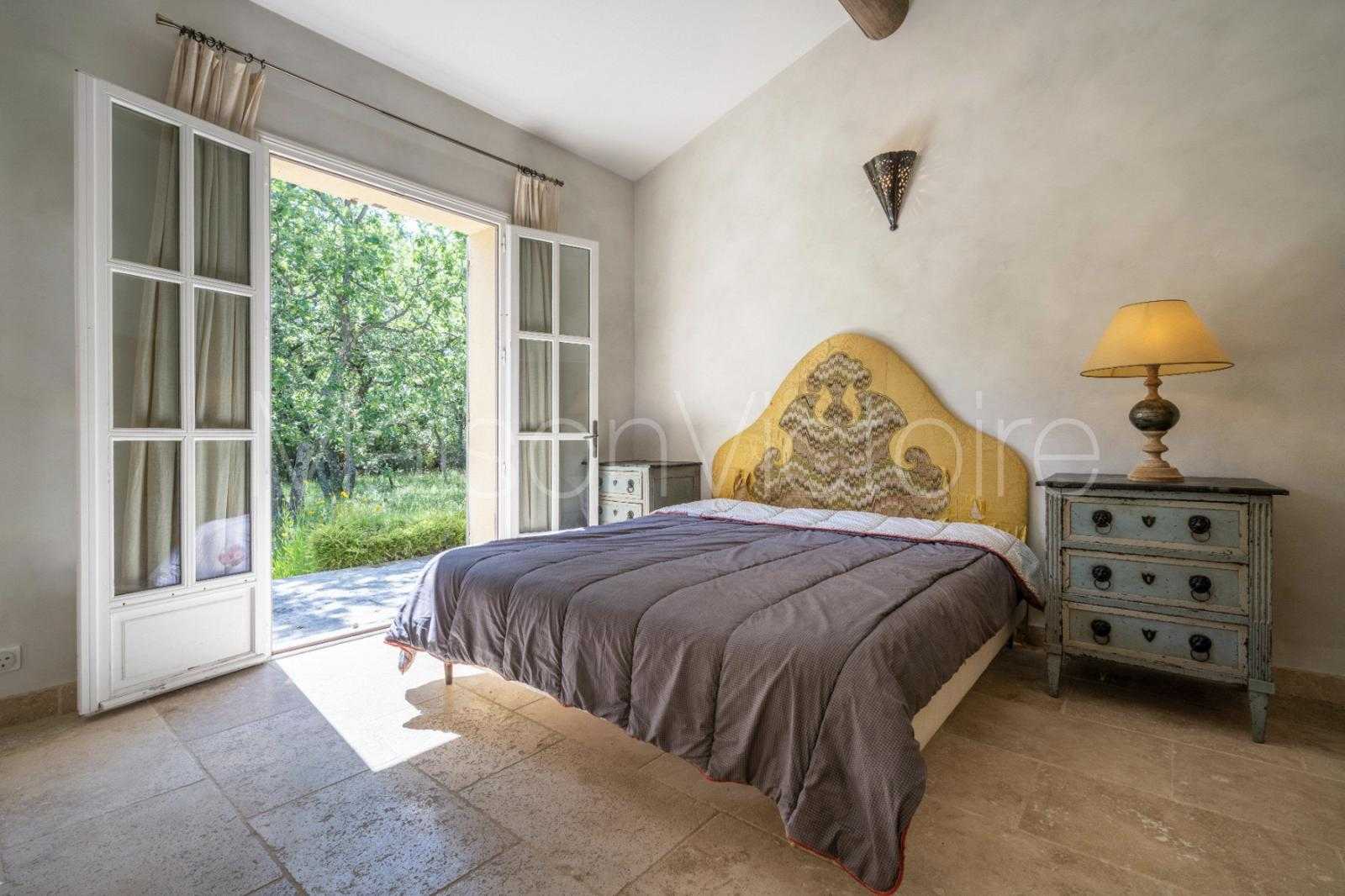 Dom w Roussillon, Provence-Alpes-Côte d'Azur 10151723