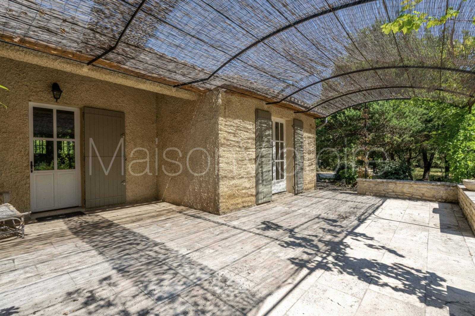 жилой дом в Roussillon, Provence-Alpes-Côte d'Azur 10151723