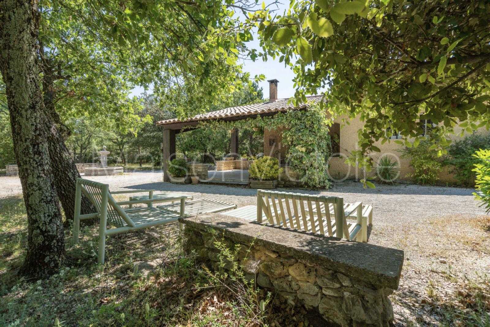 Hus i Roussillon, Provence-Alpes-Cote d'Azur 10151723