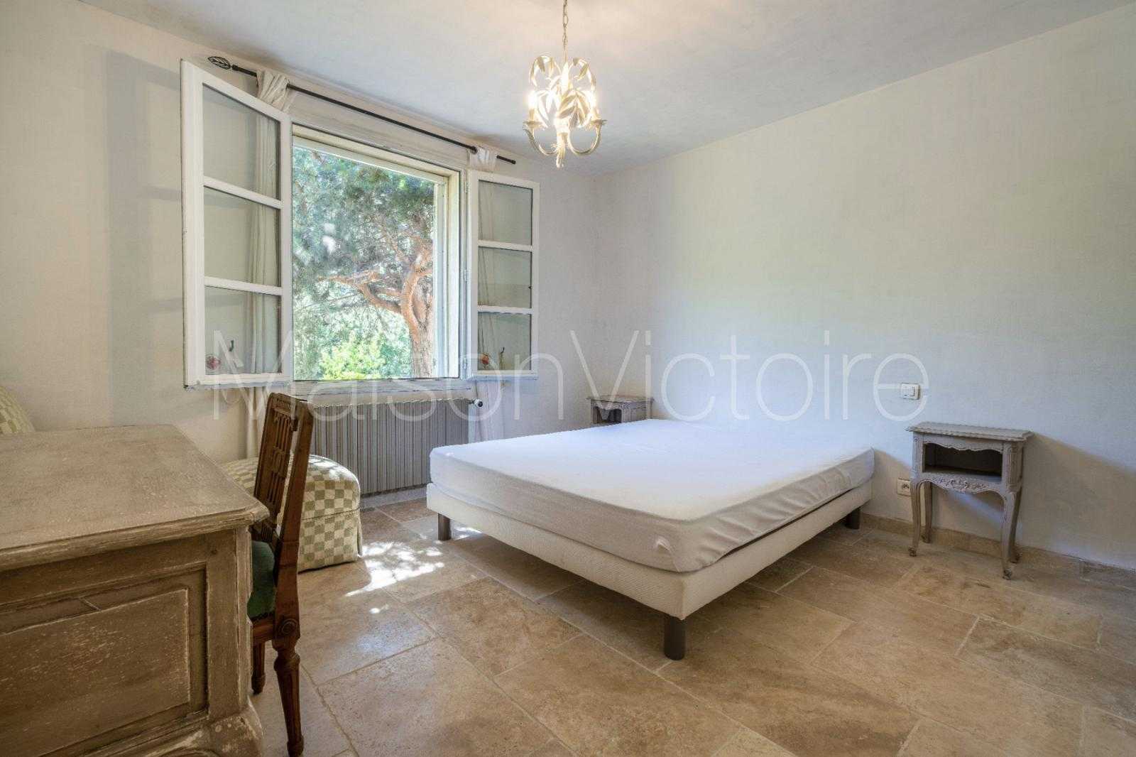 Dom w Roussillon, Provence-Alpes-Côte d'Azur 10151723