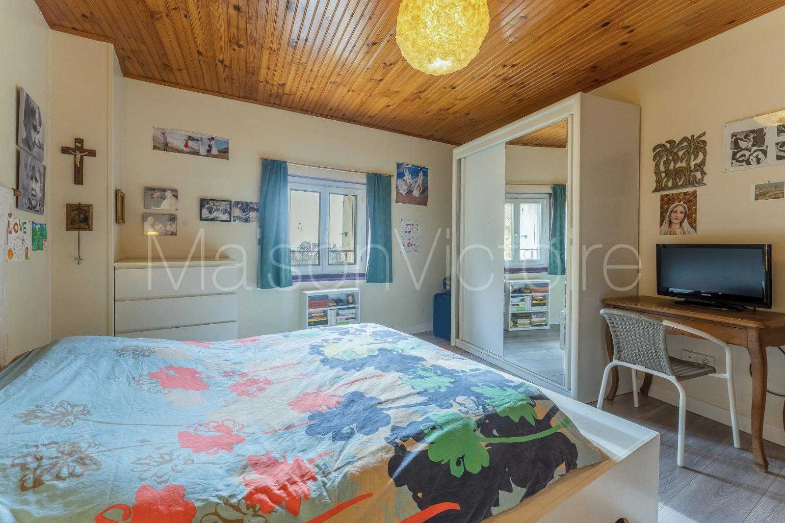 Talo sisään Velleron, Provence-Alpes-Cote d'Azur 10151729