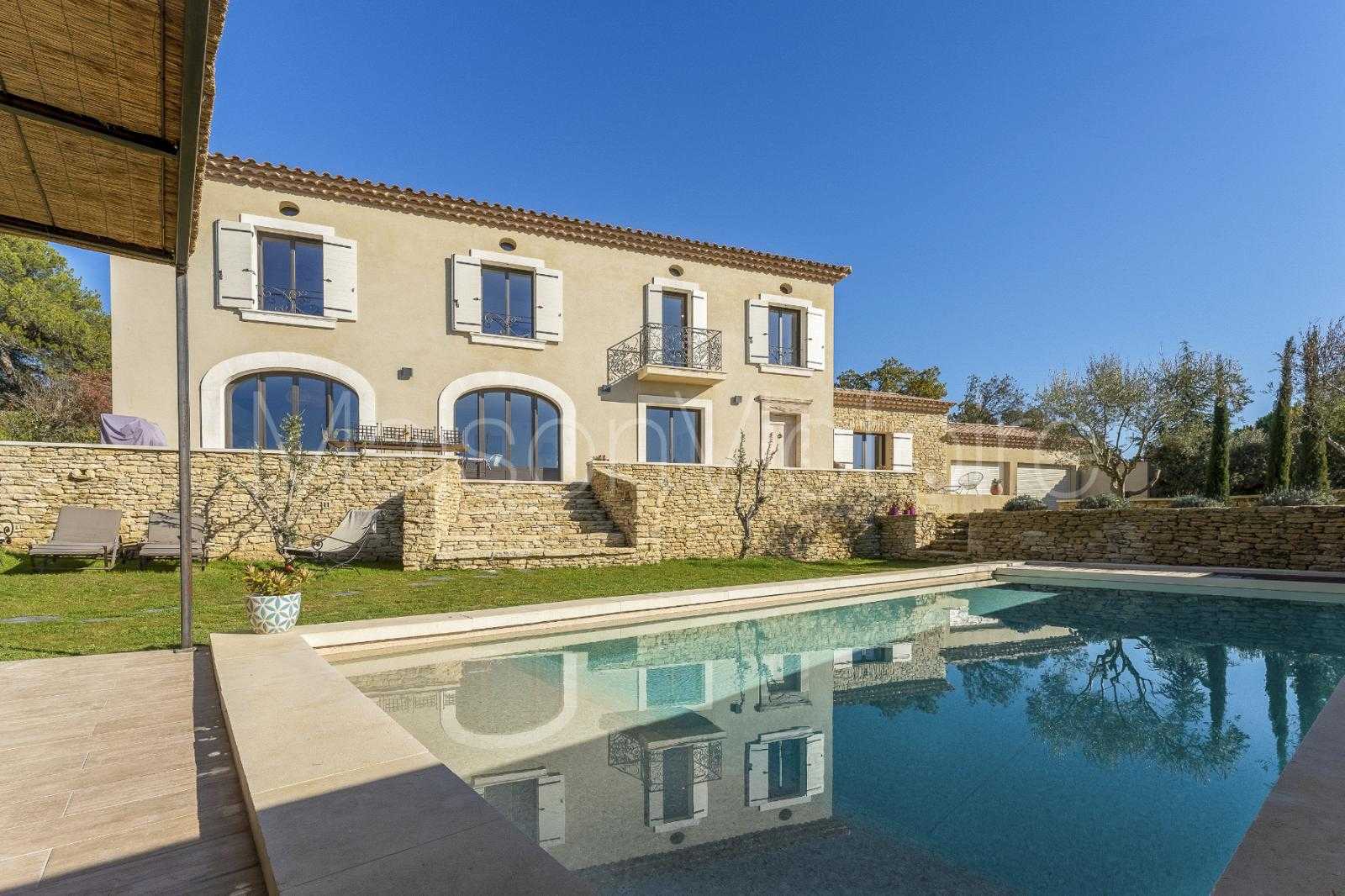Casa nel Cabrières-d'Avignon, Provence-Alpes-Côte d'Azur 10151749