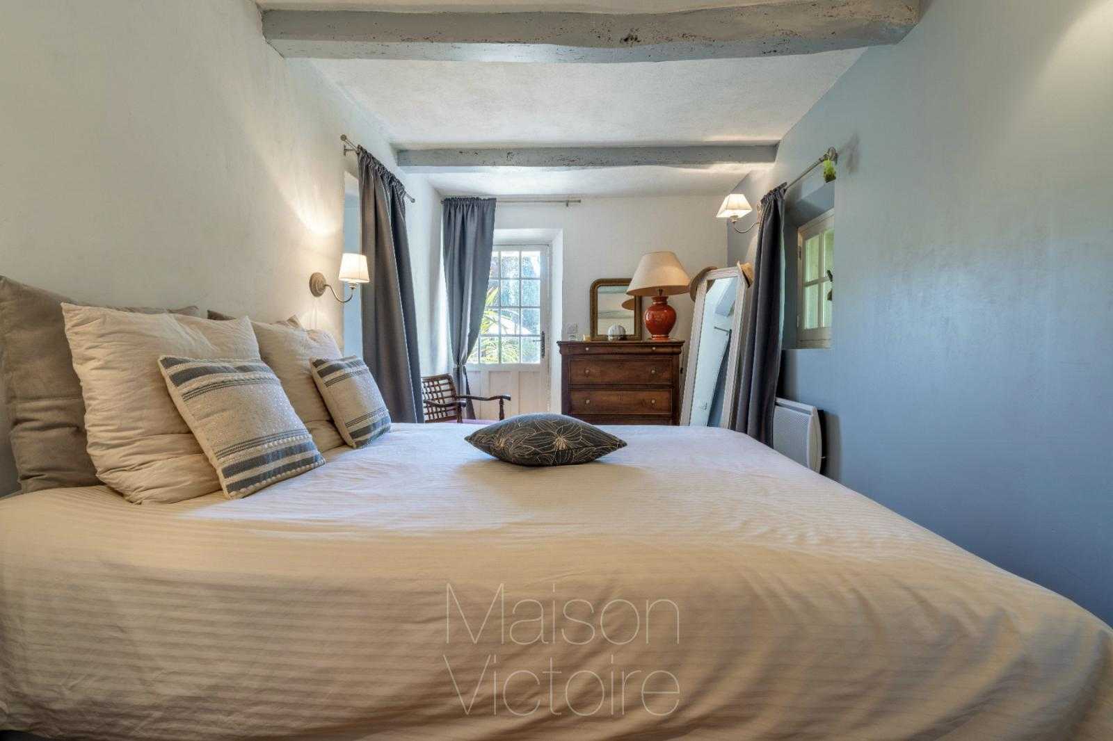 بيت في Roussillon, Provence-Alpes-Côte d'Azur 10151750