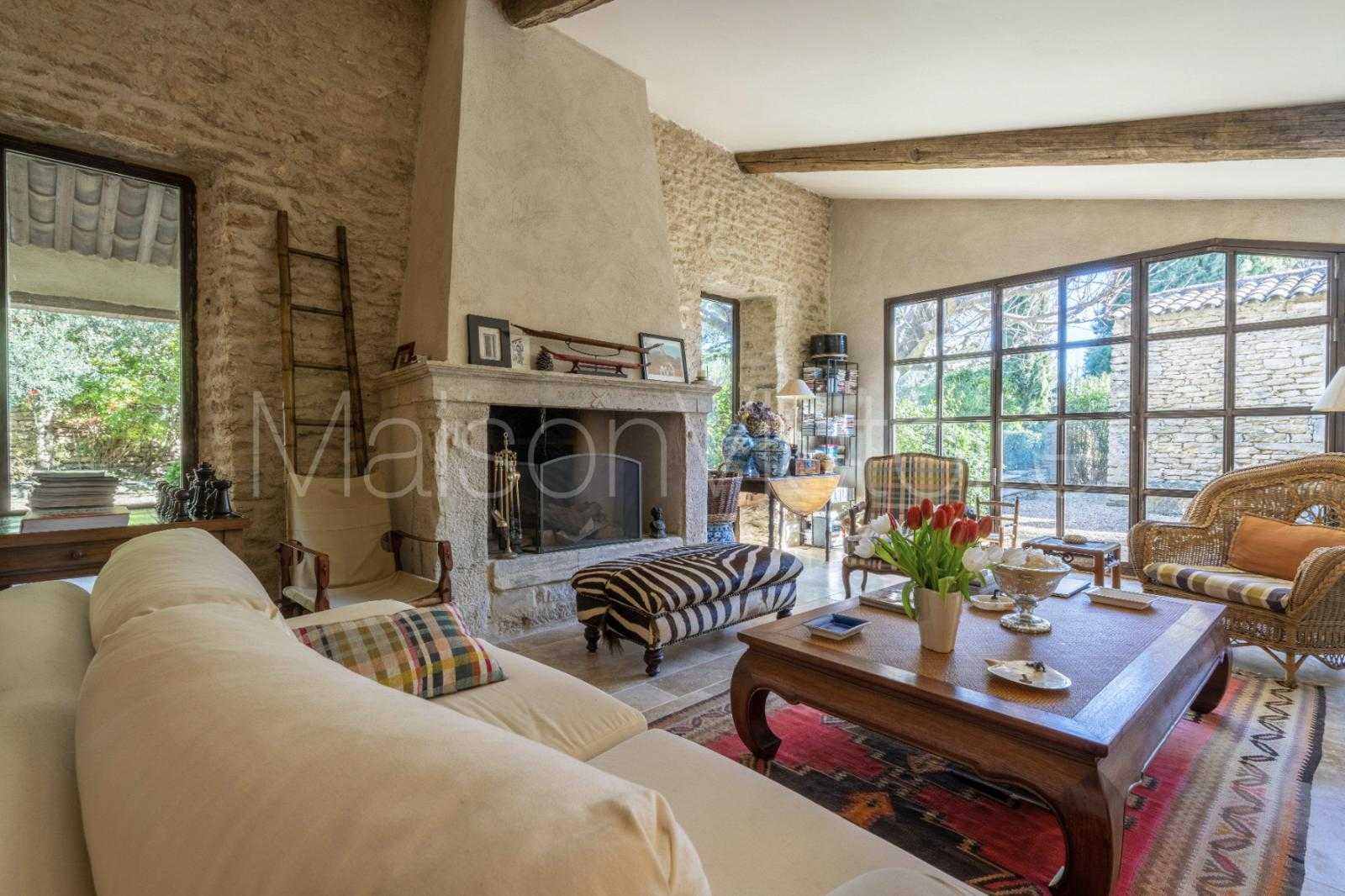 House in Gordes, Provence-Alpes-Cote d'Azur 10151760