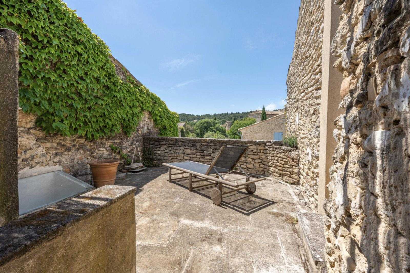 жилой дом в Cabrières-d'Avignon, Provence-Alpes-Côte d'Azur 10151770