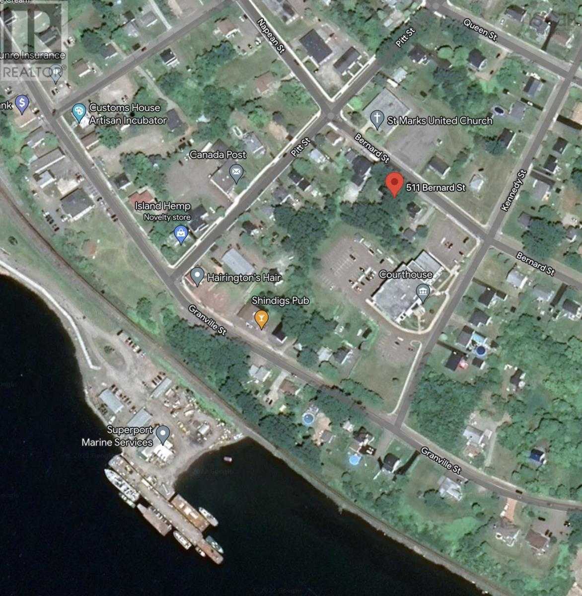Rumah di Pelabuhan Hawkesbury, Nova Scotia 10151785