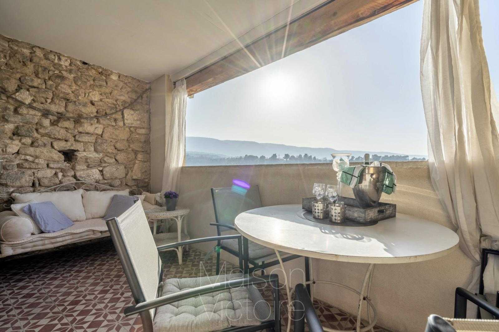 Dom w Menerbes, Provence-Alpes-Cote d'Azur 10151797