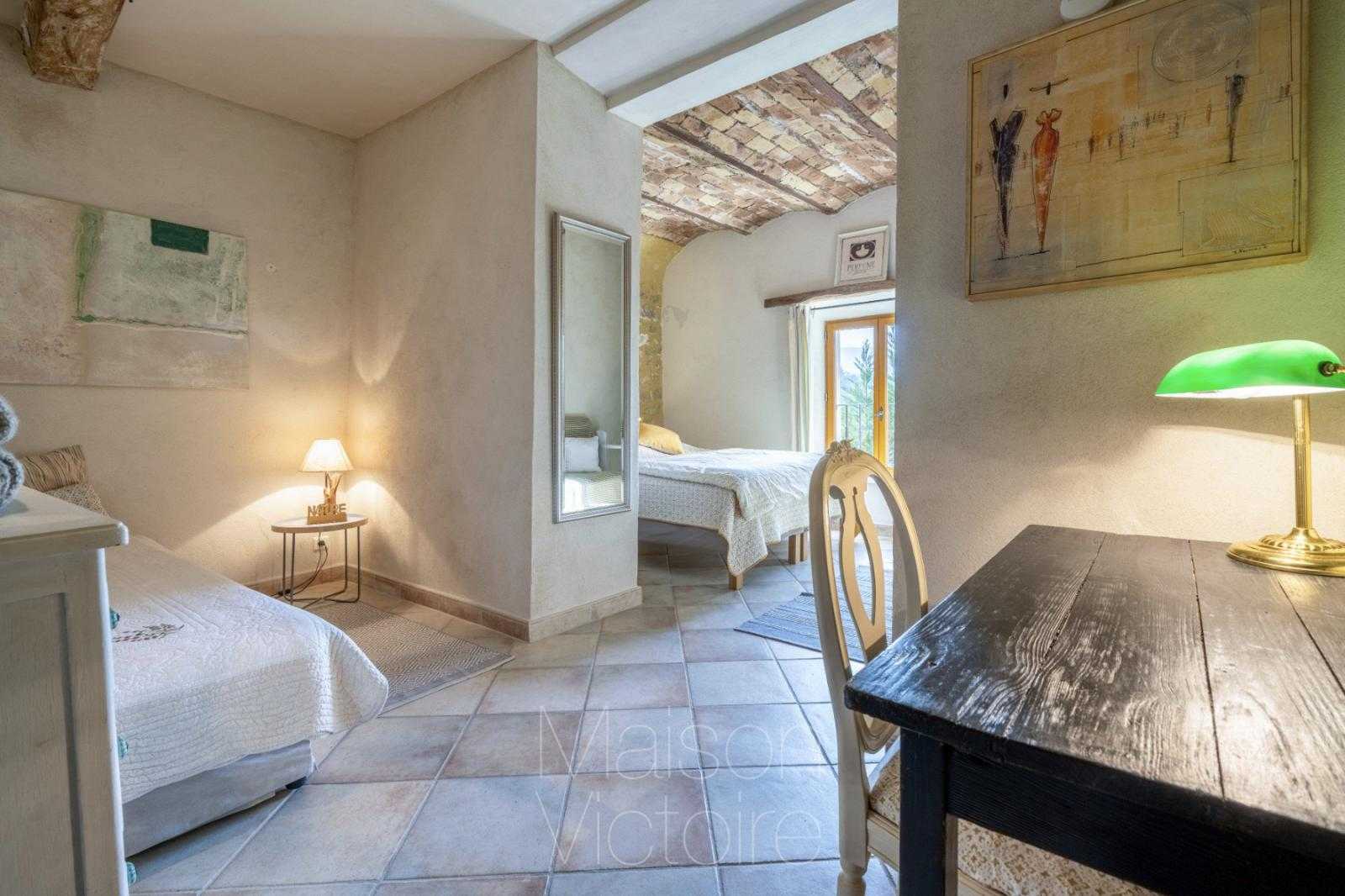 Huis in Ménerbes, Provence-Alpes-Côte d'Azur 10151797