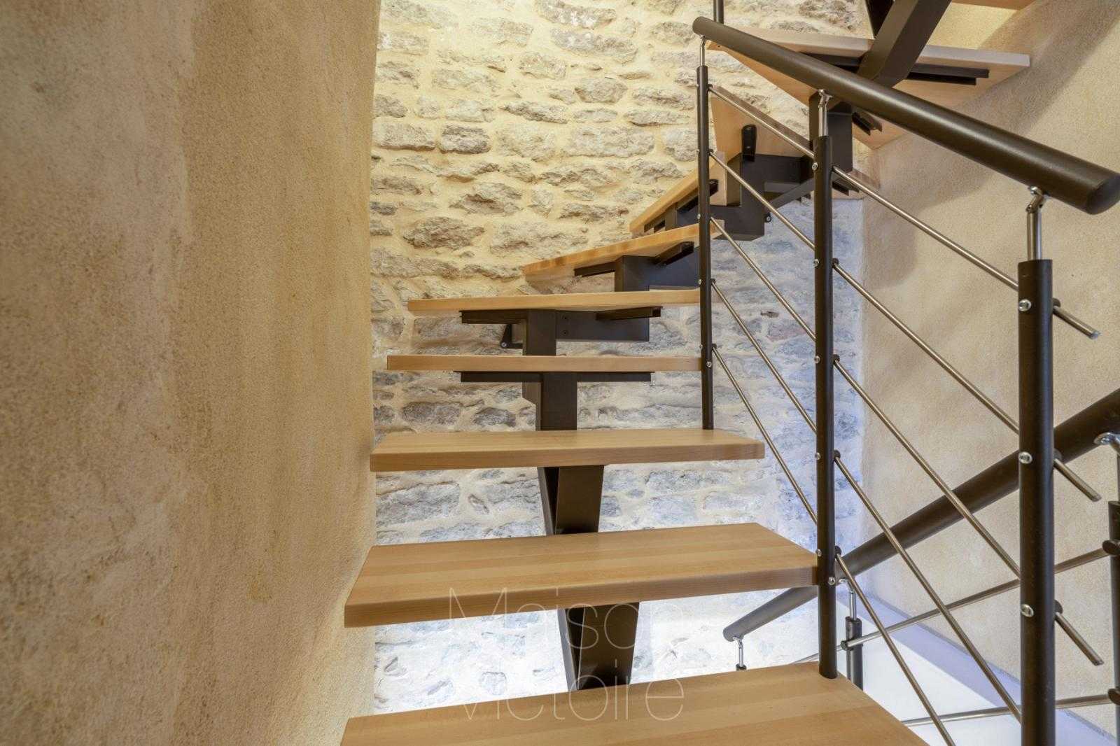 Casa nel Cabrières-d'Avignon, Provence-Alpes-Côte d'Azur 10151799