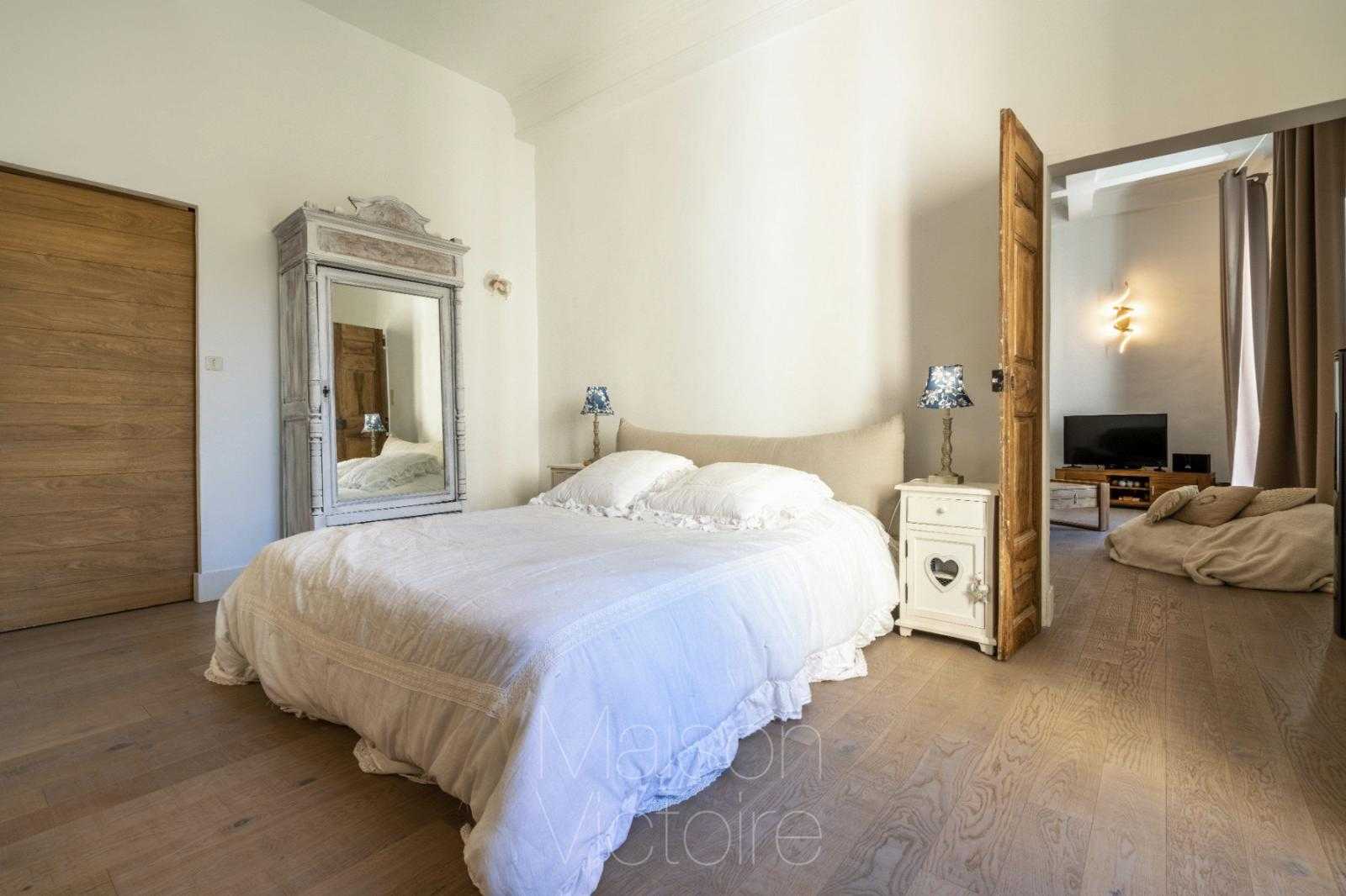بيت في Monteux, Provence-Alpes-Côte d'Azur 10151800