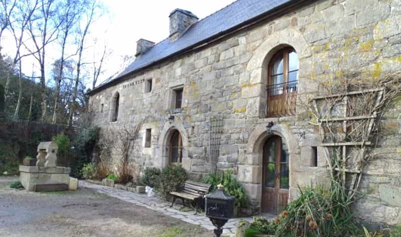 Hus i Mael-Carhaix, Bretagne 10151979
