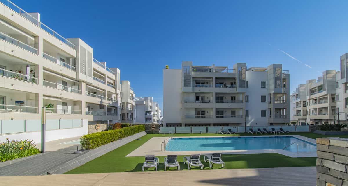 Condominium in San Pedro de Alcantara, Andalusia 10152226