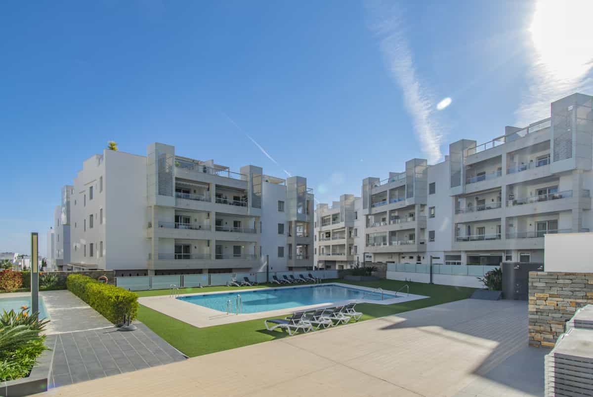 Condominium in San Pedro de Alcántara, Andalusia 10152226