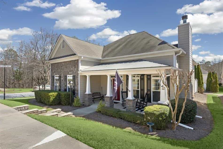 House in Suwanee, Georgia 10152486