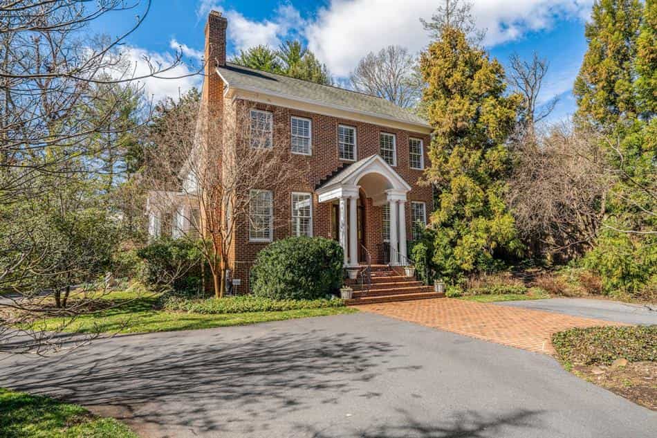 House in Bradley Woods, Maryland 10152628
