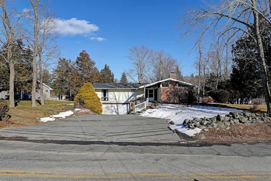 House in Chartley, Massachusetts 10152633