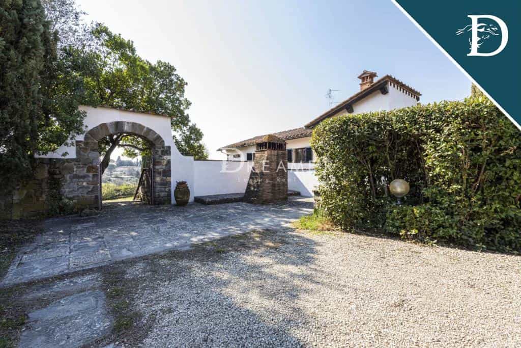 жилой дом в , Tuscany 10152946