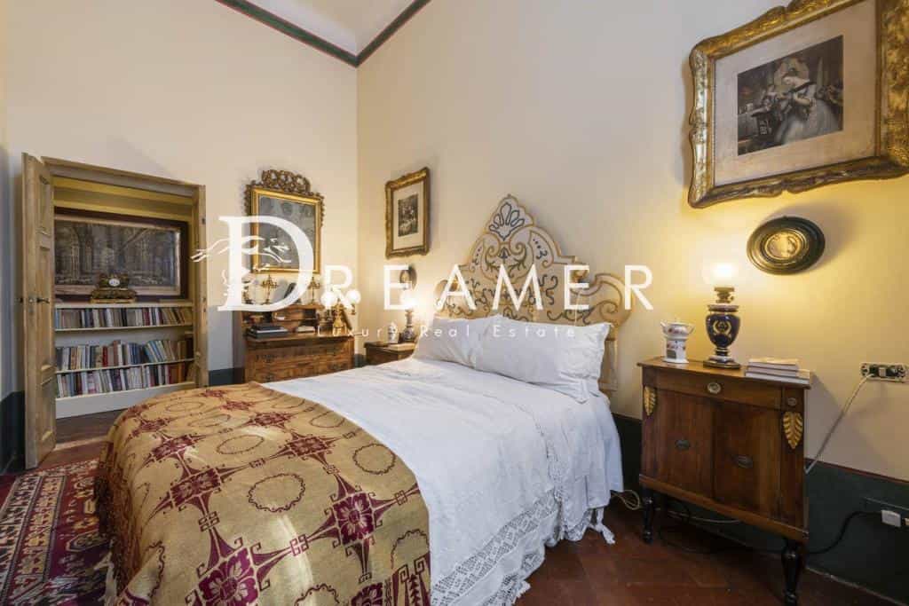 House in Florence, Tuscany 10152967