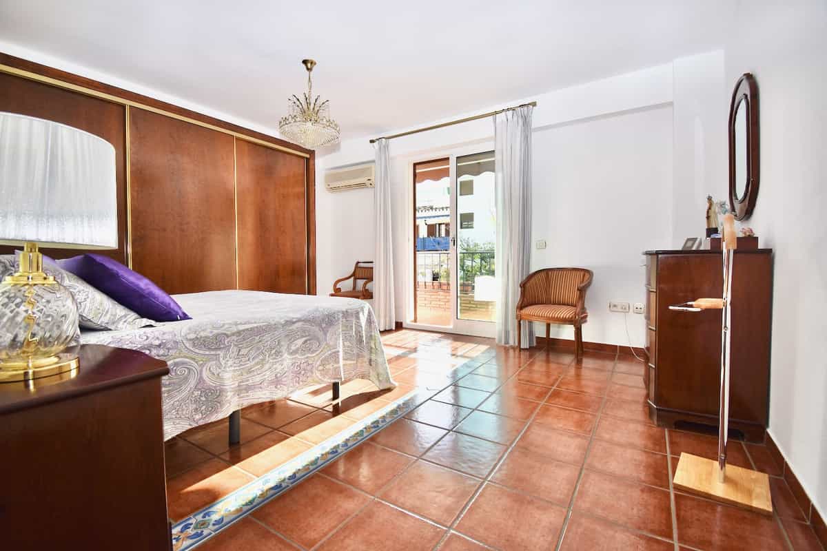 公寓 在 贝纳尔马德纳, 安达卢西亚 10153147