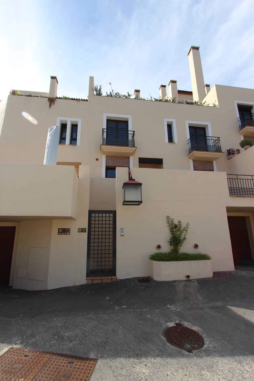 House in Benahavis, Andalusia 10153162