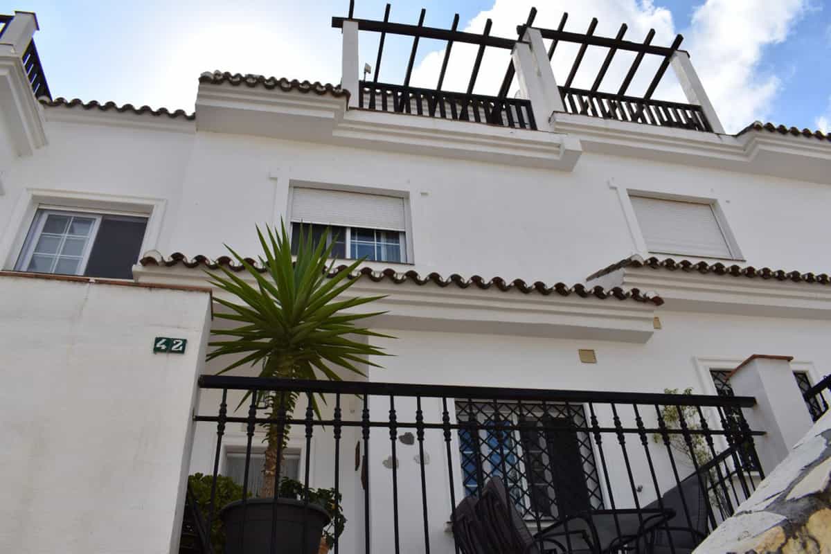 House in Alhaurin de la Torre, Andalusia 10153309