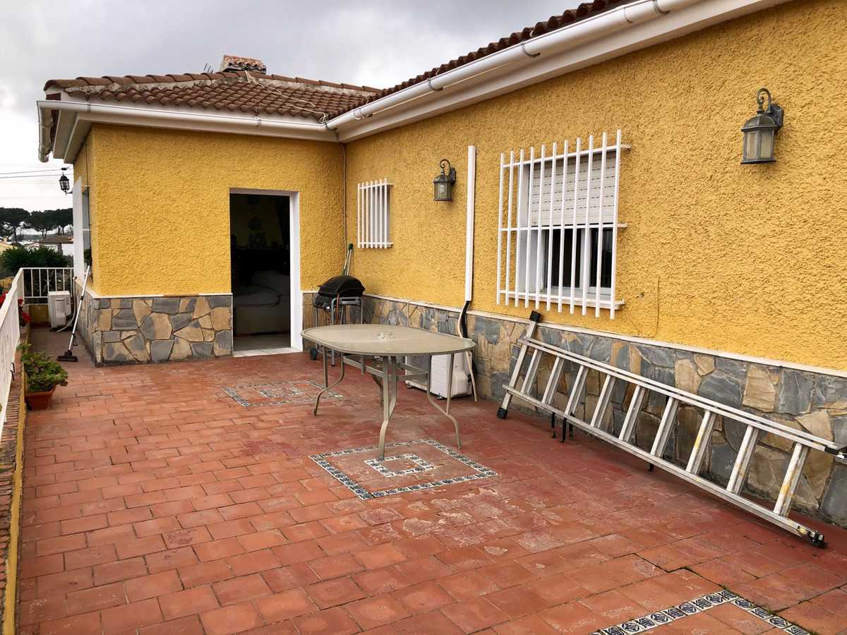 房子 在 Alhaurín de la Torre, Andalusia 10153397