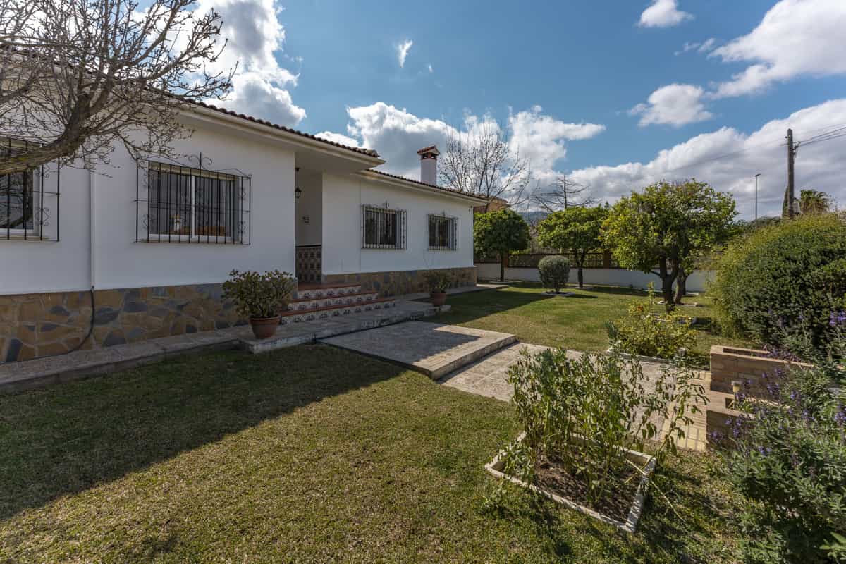 House in Alhaurin de la Torre, Andalusia 10153450