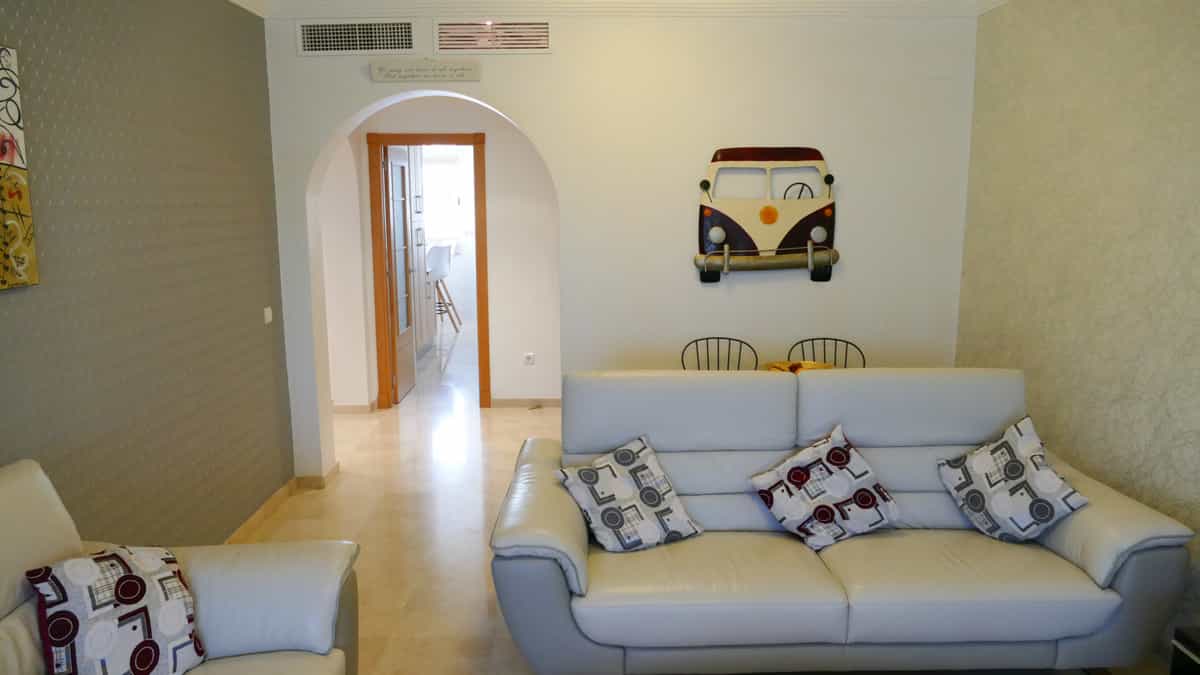 Condominium in Benalmadena, Andalusia 10153468