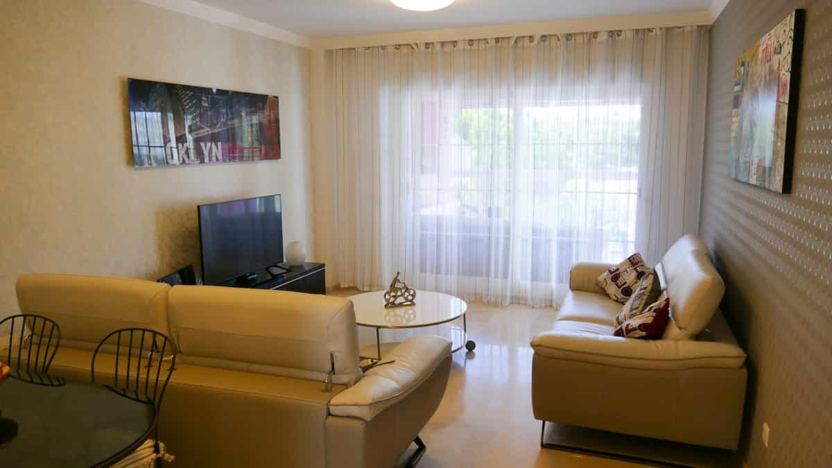 Condominium in Benalmadena, Andalusia 10153468