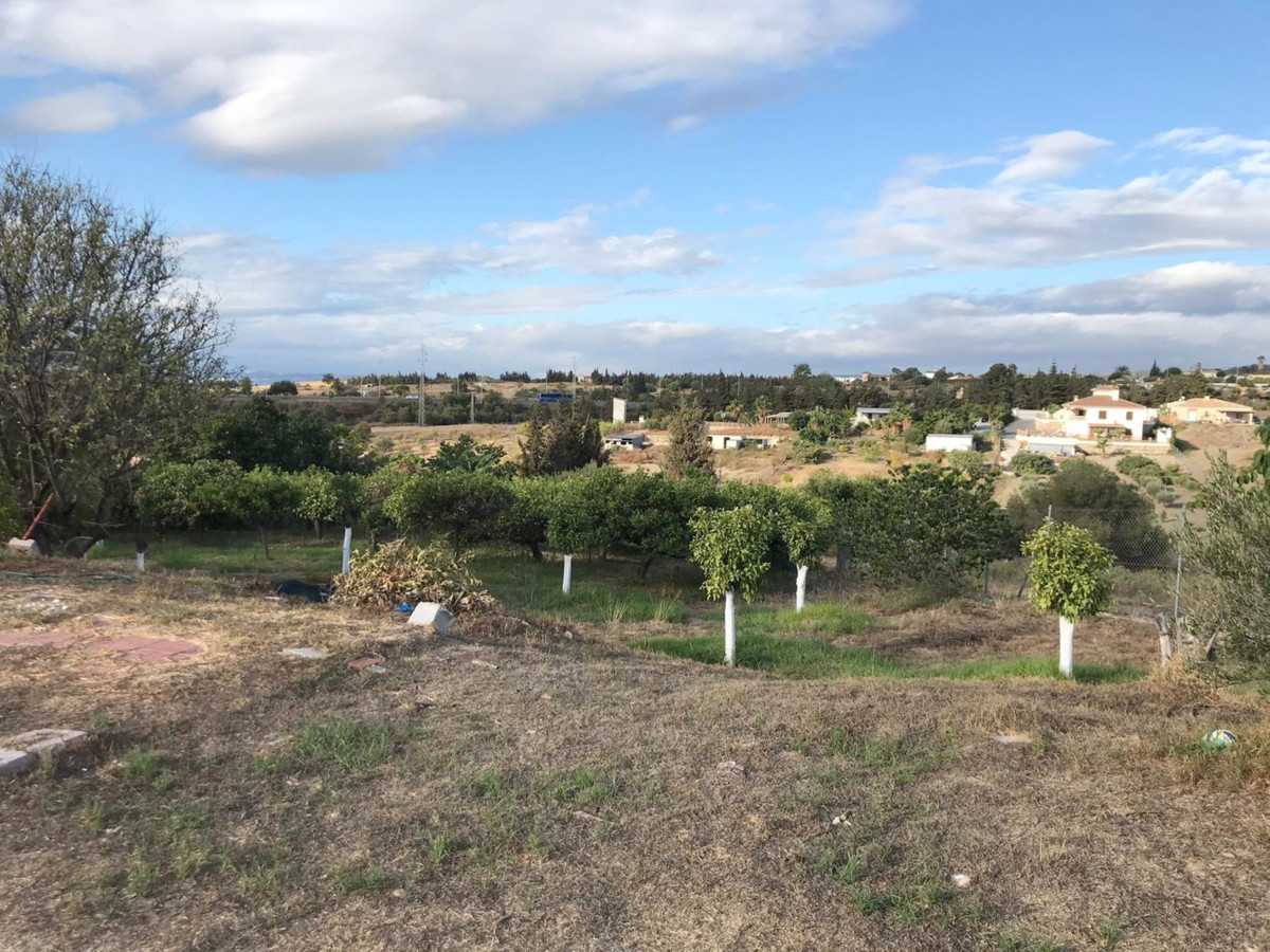 Land in Estepona, Andalusia 10153486