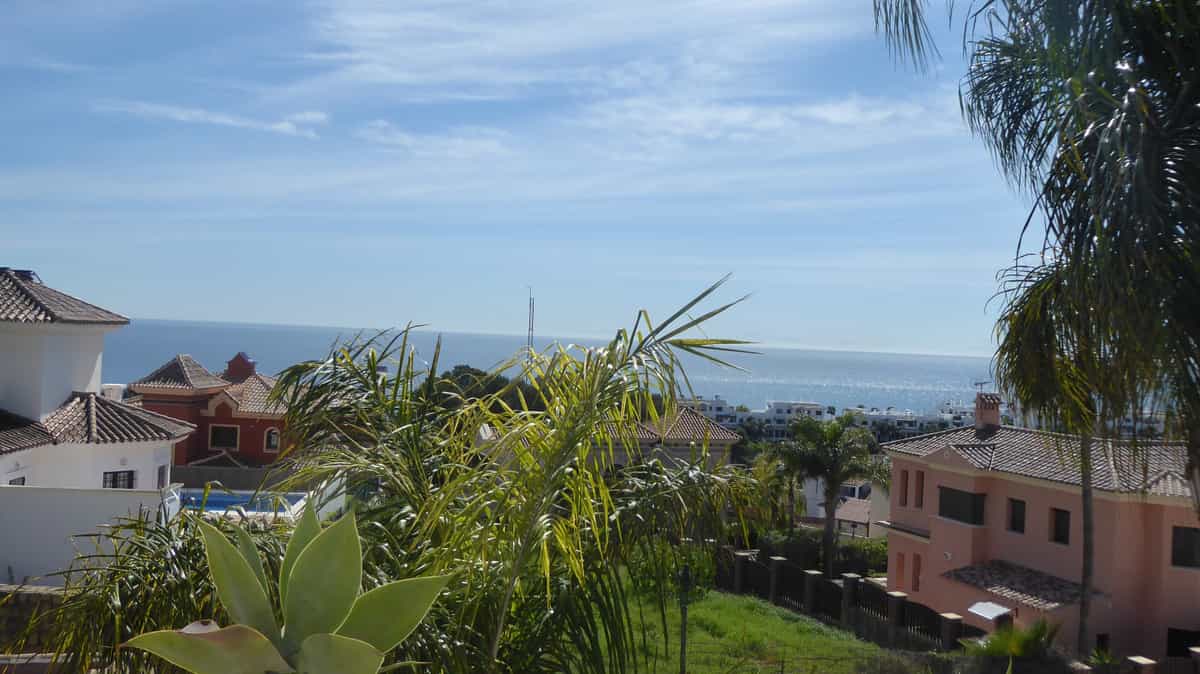 Land in Estepona, Andalusia 10153500