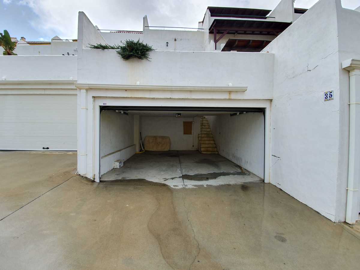 房子 在 Puerto de la Duquesa, Andalusia 10153768