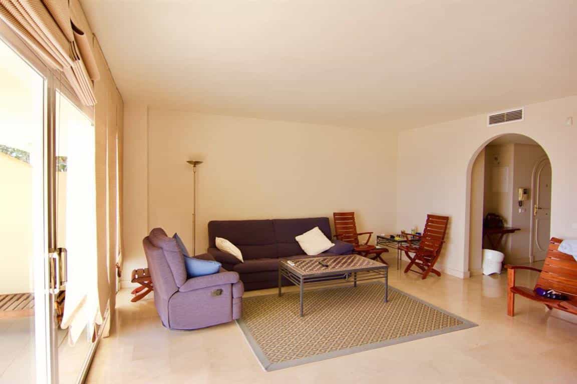 Condominium in Arroyo de la Miel, Andalusia 10153780