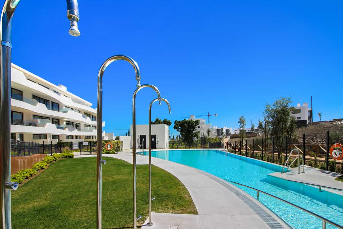Condominium in Fuengirola, Andalusia 10153802
