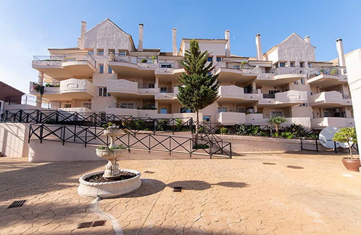 Condominium in Castillo de Sabinillas, Andalusië 10153846