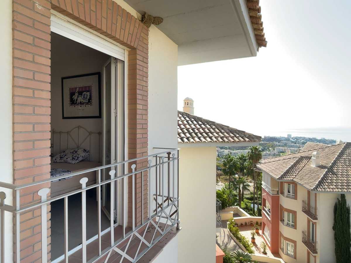 Condominium in Benalmádena, Andalucía 10153923