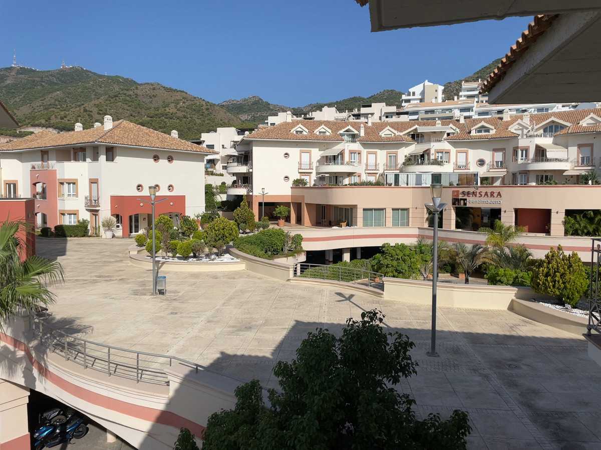Condominium in Arroyo de la Miel, Andalusia 10153923