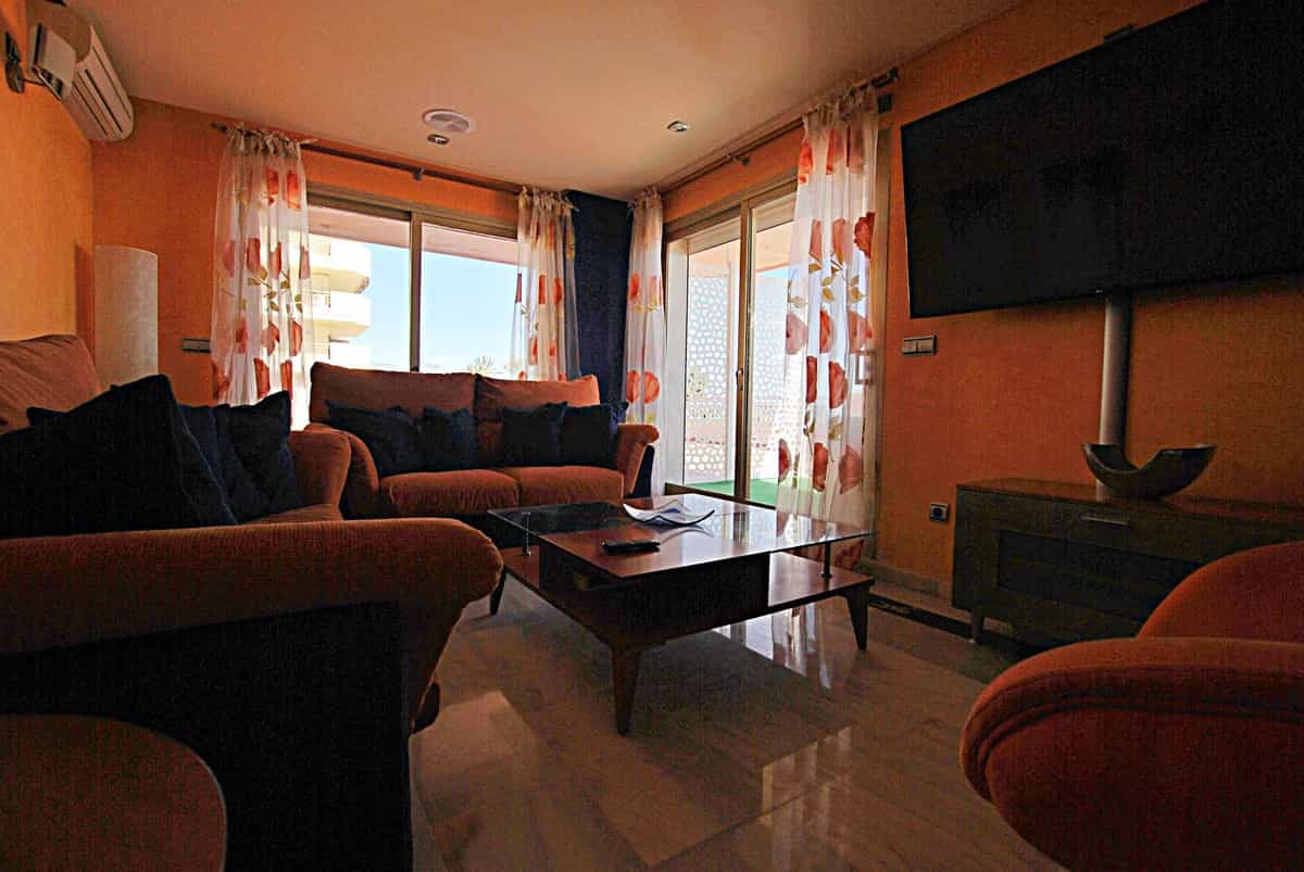 Condominium in Fuengirola, Andalucía 10154108
