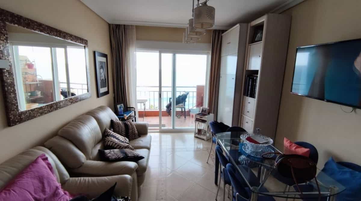 Condominium in Fuengirola, Andalucía 10154175