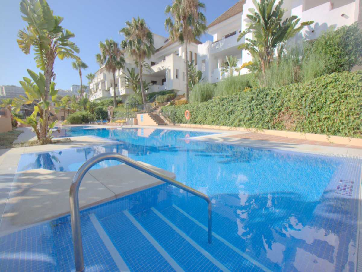 Condominium in Castillo de Sabinillas, Andalusië 10154198