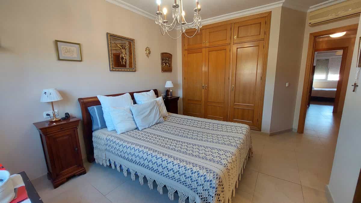 Будинок в Fuengirola, Andalucía 10154365